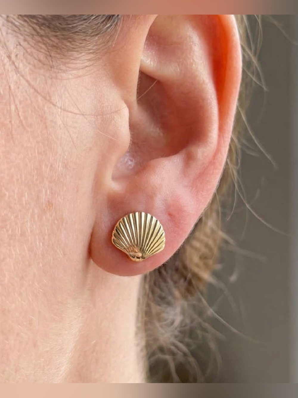 Gold Shell Stud Earrings - Women Jewelry